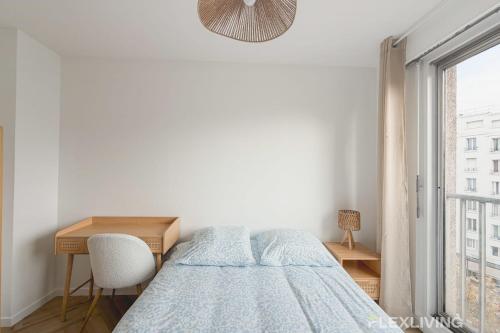Ένα ή περισσότερα κρεβάτια σε δωμάτιο στο Modern room in spacious T7 in Paris 20