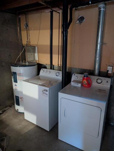 Fotografie z fotogalerie ubytování Cozy Quiet Space - Walking Amenities Nearby v destinaci Winnipeg