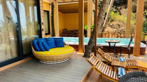 Χώρος καθιστικού στο Cola Goa Beach Resort