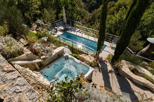 Bazén v ubytování Medieval Tower In Sibillini Mountains Park nebo v jeho okolí