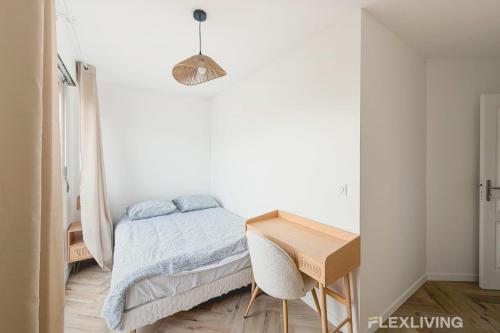 Postel nebo postele na pokoji v ubytování Cosy room in T7 in Paris 20