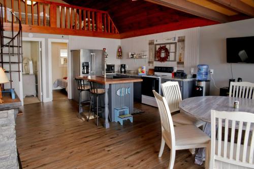 Η κουζίνα ή μικρή κουζίνα στο The Fish Inn