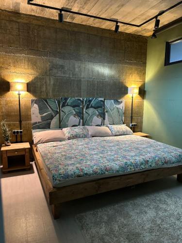 Postel nebo postele na pokoji v ubytování The Underground MOOTEL