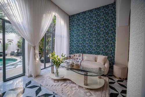 Bazén v ubytování Kasbah La Moun Luxury Riad & Spa nebo v jeho okolí