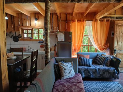 Η κουζίνα ή μικρή κουζίνα στο Cabaña entre Arboles