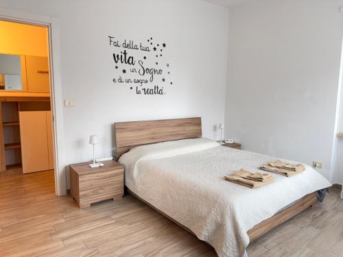 Ένα ή περισσότερα κρεβάτια σε δωμάτιο στο Private Parking, with Hill View