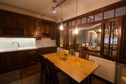 Fotografie z fotogalerie ubytování Silyvo Cottage v destinaci Méga Kefalóvryson