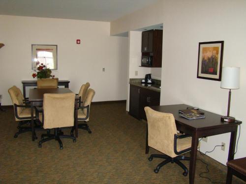 Holiday Inn Express and Suites Oro Valley, an IHG Hotel