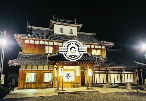 Tòa nhà nơi khách sạn tọa lạc