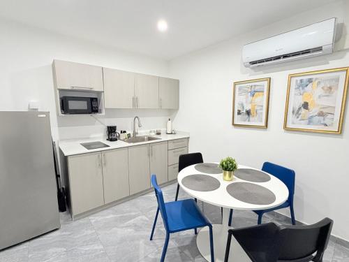 Foto sihtkohas Carolina asuva majutusasutuse Villa Isabella Luxury A1, centrally located and spacious! galeriist