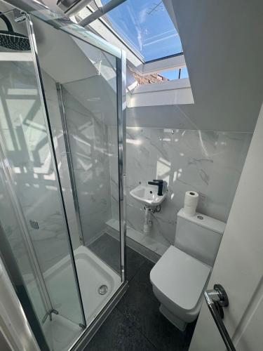 Vannituba majutusasutuses 5 Guest Room in Zone 2 - Willesden Green