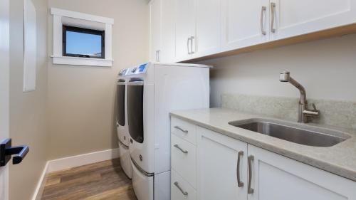 Köök või kööginurk majutusasutuses ❤PiH❤Aloha Paradise Large Private Pool Waterfall Spa PLUS 2024 Resort Pool Passes