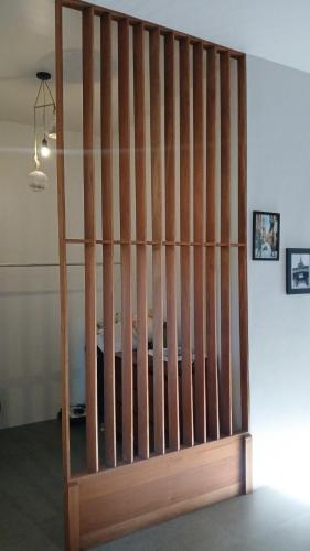 Postel nebo postele na pokoji v ubytování La Villa French Cafe Patisserie