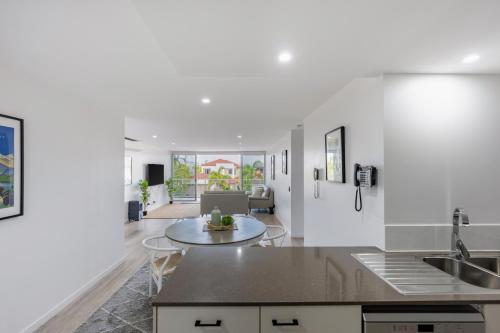 Fotografie z fotogalerie ubytování Luxury Spacious 3 Bedroom Apartment - Gold Coast v destinaci Gold Coast