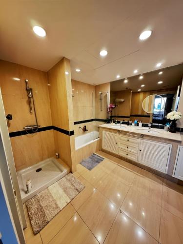 Suite in Gvadalpin 5 stars Hotel, with big terrace