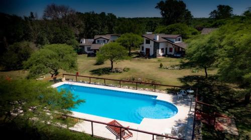 Bazén v ubytování Cabañas Rey Garcia nebo v jeho okolí