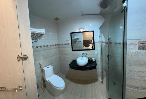 Phòng tắm tại Duy Ninh Hotel