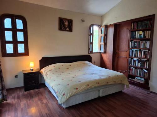 Giường trong phòng chung tại Your retreat near Arrazola!