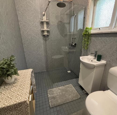 Koupelna v ubytování Naracoorte Central Accommodation