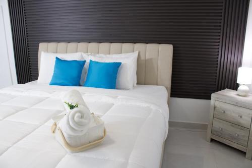 Фотография из галереи Villa Paola 2 King Bed laundry included Central в городе Carolina