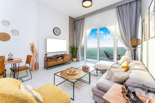 1-Bedroom Apartment near Dubai Frame High Floor