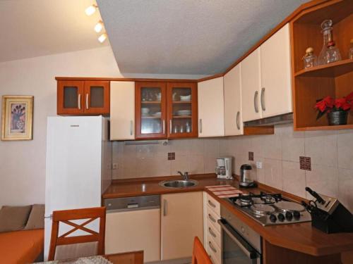 Apartments Mihovilovi - One Bedroom Apartment with Terrace and Pool view