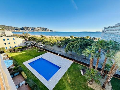 MIL.LENI I, Dúplex con encanto y vistas al mar en Roses Disfruta del paseo marítimo!