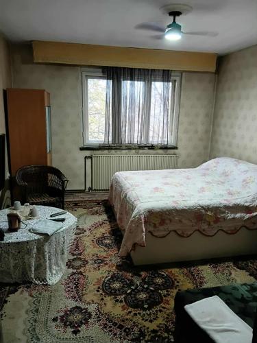 Ένα ή περισσότερα κρεβάτια σε δωμάτιο στο KONAK kod ODISEJE 2