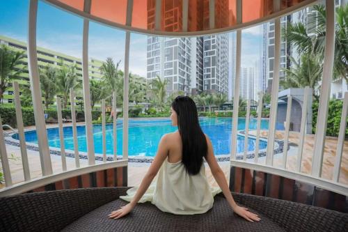 Bazén v ubytování Luxhomes Tonkin2 Vinhomes Smart City nebo v jeho okolí