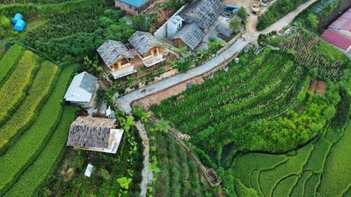 Et luftfoto af O Châu Homestay Lào Cai