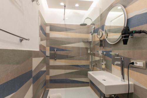 Ένα μπάνιο στο Federico 70 Acquamarina