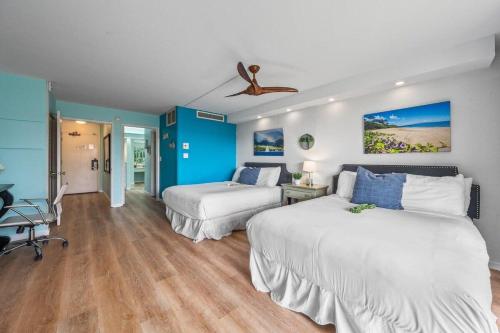 Ένα ή περισσότερα κρεβάτια σε δωμάτιο στο Eldorado L102 · EL L102 Renovated 1BD Condo w Pool AC Beach Caba