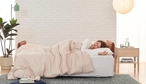 سرير أو أسرّة في غرفة في Brisbane CBD - 2BR - Sleeps 6 - Snacks WIFI - Parking