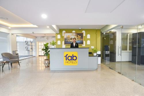 Ο χώρος του λόμπι ή της ρεσεψιόν στο Hotel Royal Residency