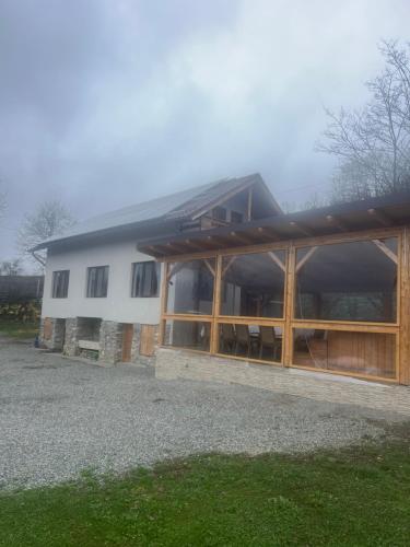 Budova, kde se prázdninový dům nachází