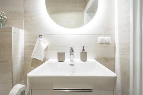 2 BDR - Apartment Gold, right near Schönbrunn Palace