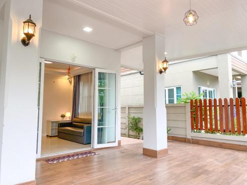 Ảnh trong thư viện ảnh của Luxury Private Cozy warm house ở Ban Khlong Prawet