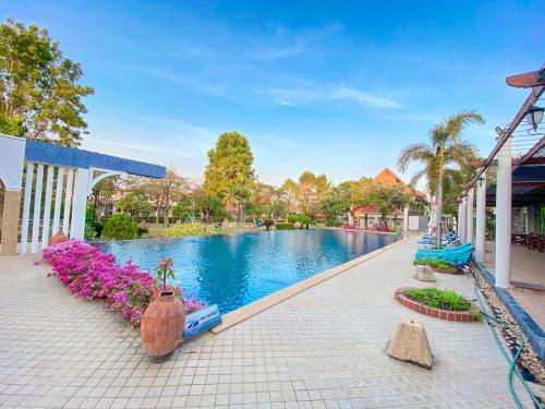 Bazén v ubytování Luxury Private Cozy warm house nebo v jeho okolí