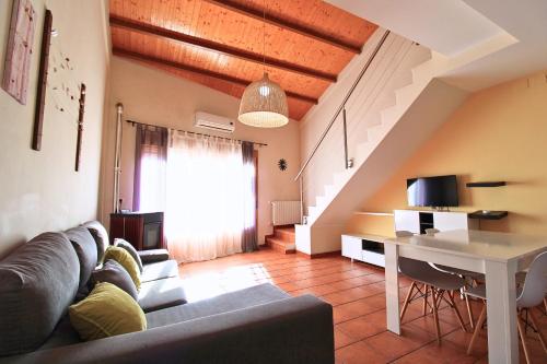 Et opholdsområde på Loft Aracena Tenerías by SIERRA VIVA