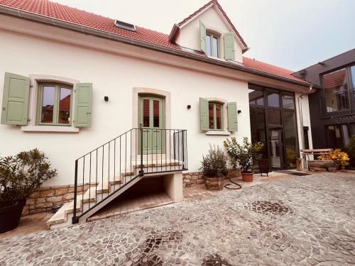 Το κτήριο όπου στεγάζεται  το διαμέρισμα