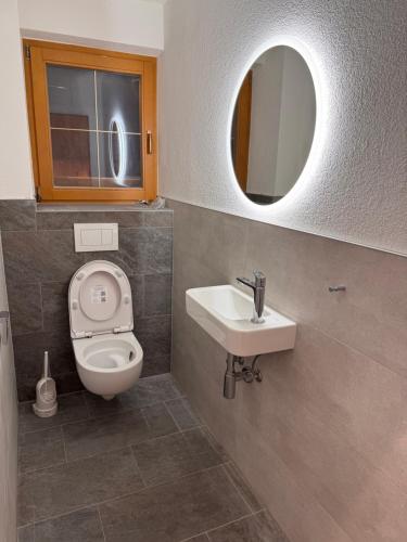 Ένα μπάνιο στο Apart Montana