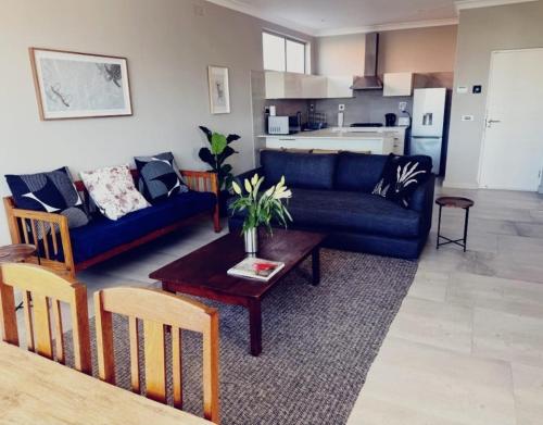 Gallery image of Stone's Throw - Muizenberg in Muizenberg