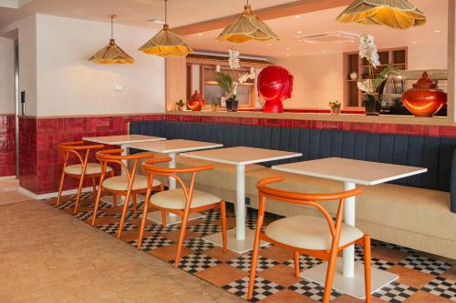 Restaurant ou autre lieu de restauration dans l'établissement The Lantern Resorts Patong