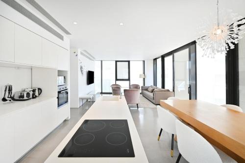 Modern Beachfront Haven 3BR by HolyGuest