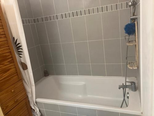 Koupelna v ubytování Cité du Vin 2 bedroom apartment - parking space