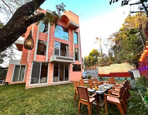 Το κτήριο όπου στεγάζεται  η βίλα