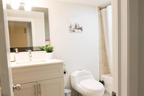 O baie la Friendly Neighborhood Garden Ave- 1 Mins to Hwy403