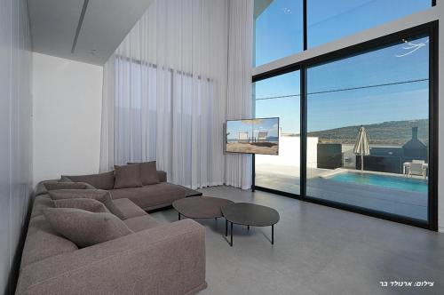 Πισίνα στο ή κοντά στο como -שתי וילות יוקרתיות עם בריכה פרטית מחוממת ומקורה