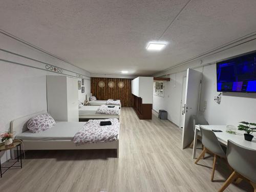 Voodi või voodid majutusasutuse Monteurzimmer, Monteurunterkunft in 20 km von Hanau und 35 km von Frankfurt am main toas