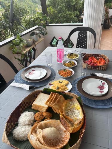 Jídlo v penzionu nebo okolí